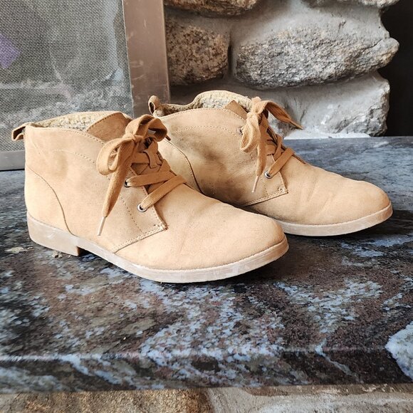 Indigo Rd. Tan Suede Lace Up Round Toe Booties Size 7M - Picture 9 of 15